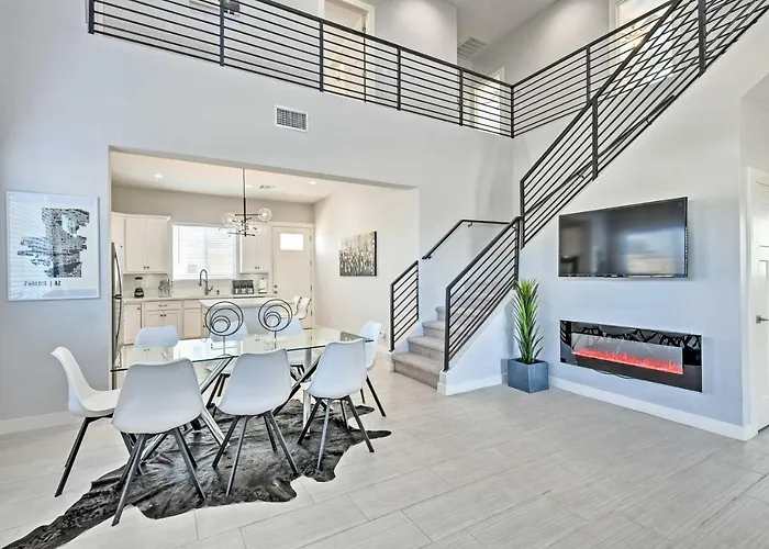 7 Mi To Dtwn Phoenix: Group-friendly Getaway Holiday home
