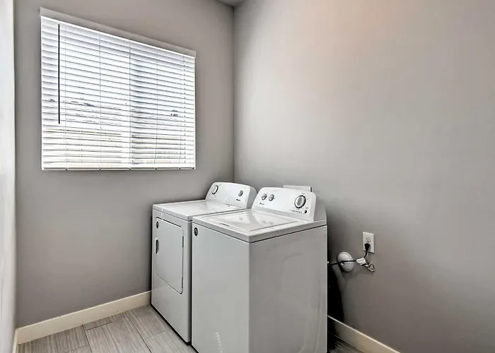 7 Mi To Dtwn Phoenix: Group-friendly Getaway Holiday home *