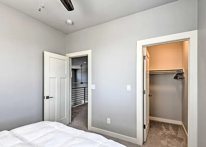 7 Mi To Dtwn Phoenix: Group-friendly Getaway Holiday home